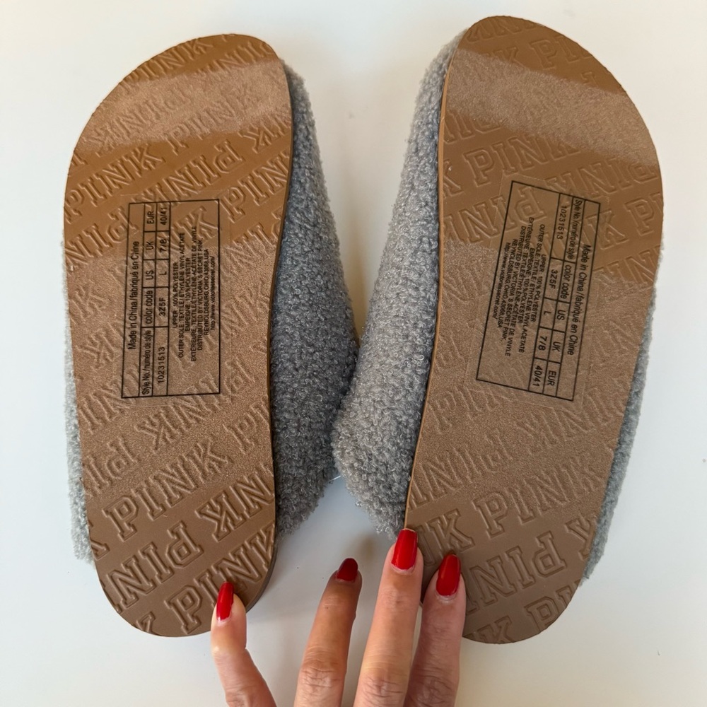 PINK Victoria's Secret Gray Slippers - Picture 4 of 6